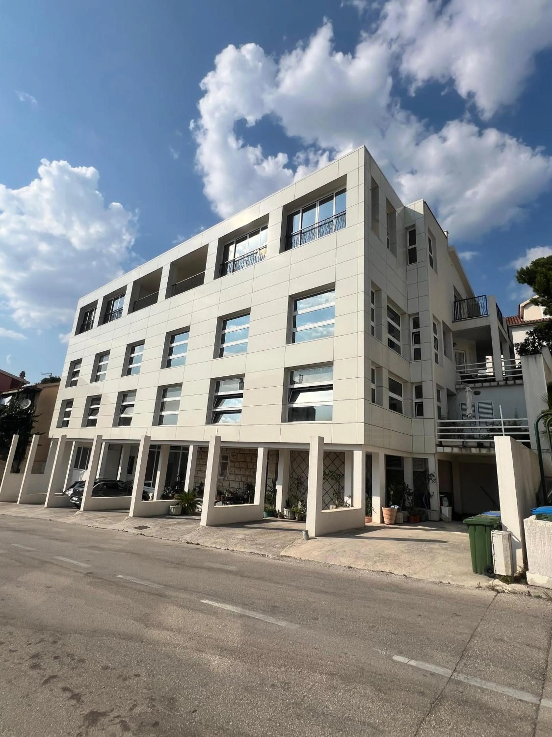 Villa Lory building exterior in Makarska